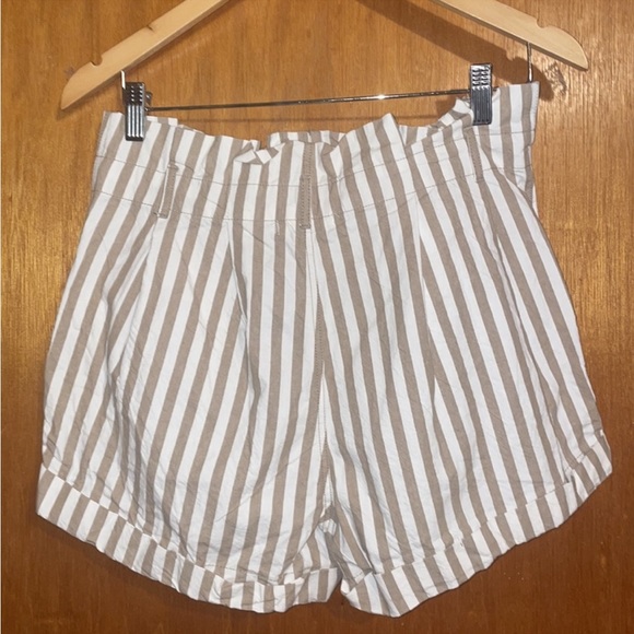 •BLU PEPPER•FORGET THE TIME TAN STRIPED PAPERBAG WAIST SHORTS SIZE MEDIUM EUC - Picture 6 of 8